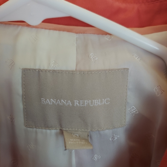 Banana Republic Woman's Coral Colored Blazer - Picture 2 of 3